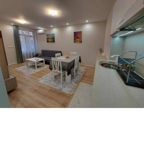 White grapes apartment