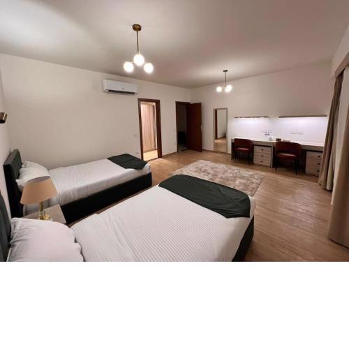 White Palace Double Room Private Bathroom 2