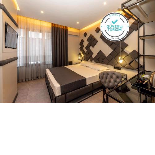 White Palace Hotel