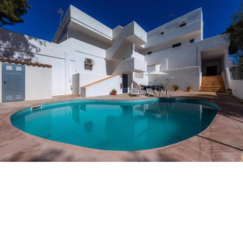 White suites 3