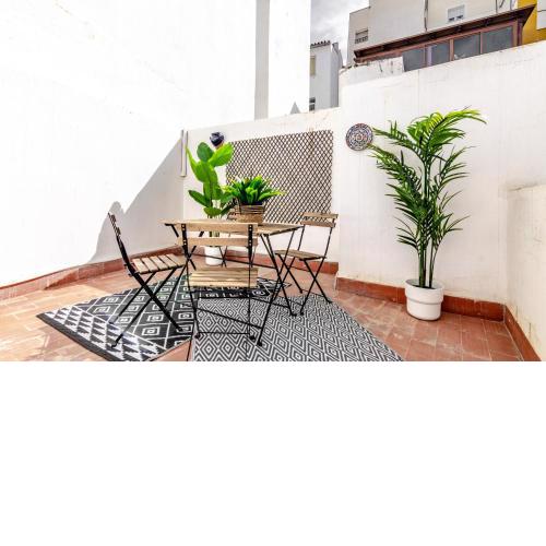 WintowinRentals Your Home Steps from the Center