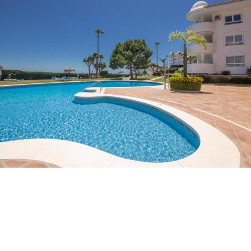 wonderful 2 bed Apartment with stunning sea views