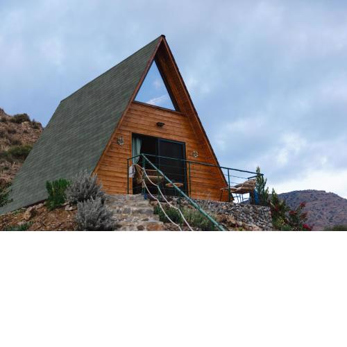 Wooden Nature Cabin by River! Kids Playground, Scenic Views
