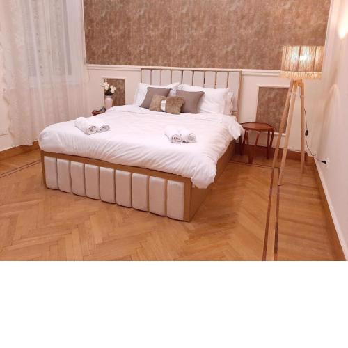 Yacobian Apartment