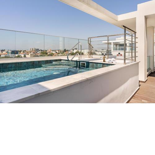 YAMAS Urban Living Pool Penthouse Marvel Families & Couples ONLY