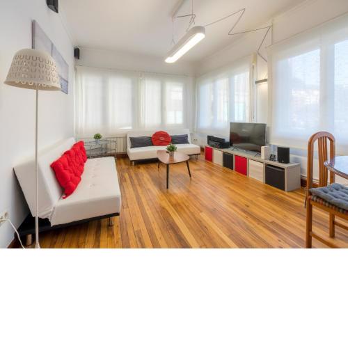 Ybarra apartment by People Rentals