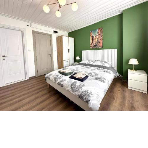 Yellowhouse Room 5