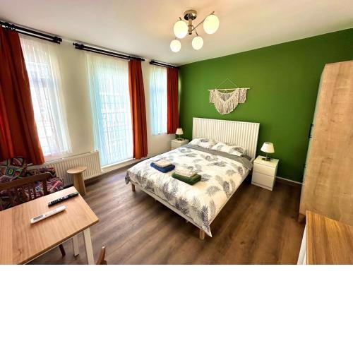 Yellowhouse Room 6