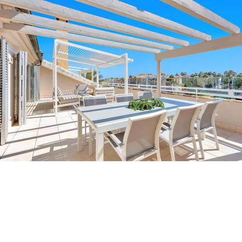 YOLO Spaces - Sotogrande - Ocean View Penthouse