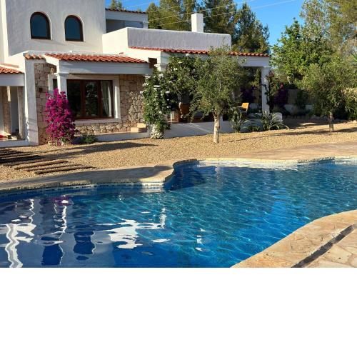 Your perfect hideaway only 5 minutes from Ibiza