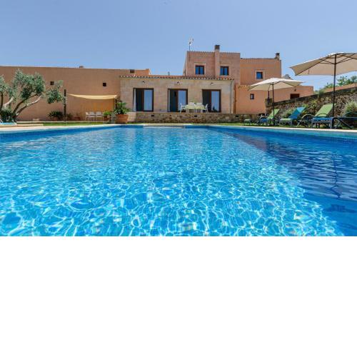 YourHouse Can Covetes, villa with private pool and garden, perfect for families