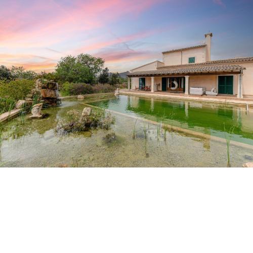 YourHouse Na Clavet, finca with natural pool near Cala D'Or
