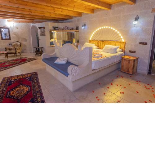 Zeus Cave Suites
