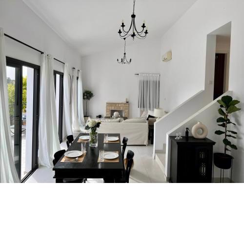 Zeus Holiday Home