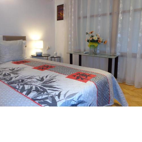 Zoya Apartment