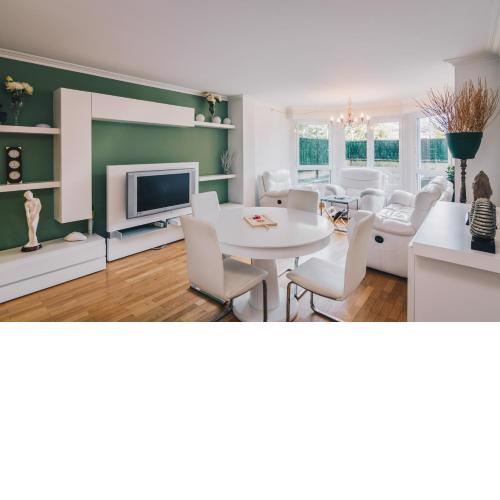 Zubimusu by People Rentals